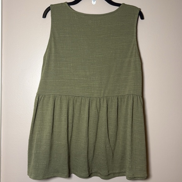 Wonderly Olive Split Neck Sleeveless Tunic Top Women’s 2X - Picture 5 of 13